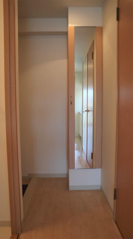 カラコレス穂波 玄関