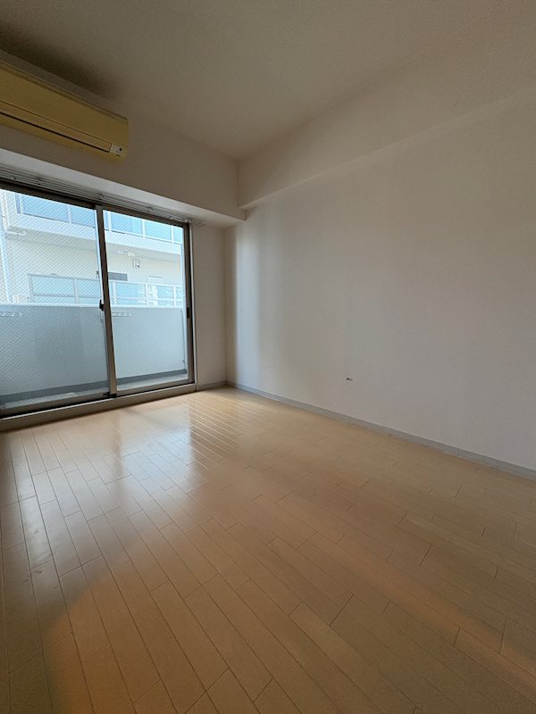 ロイヤルレジデンス北梅田 リビング