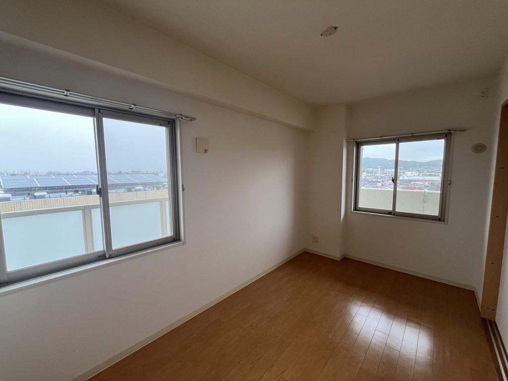 グラティ ベッドルーム