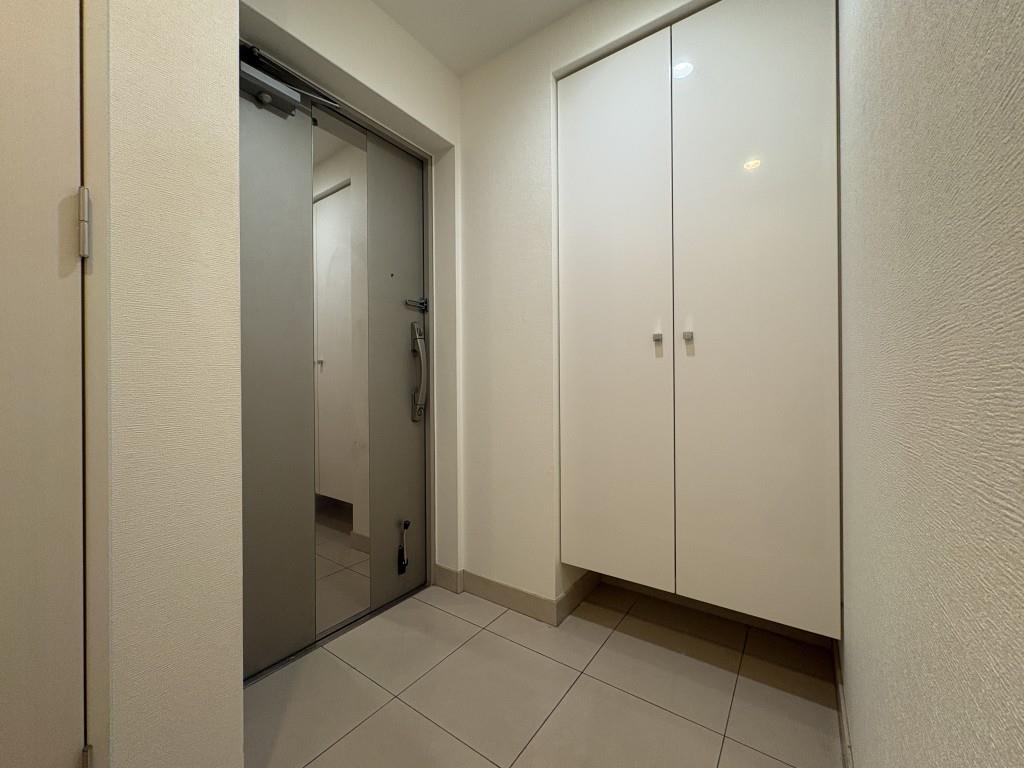 セイワパレス大手前西 玄関