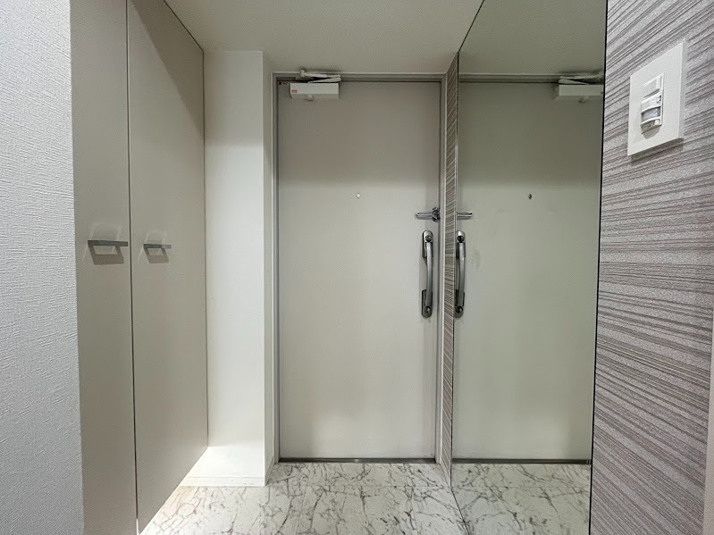 セイワパレス京町堀 玄関