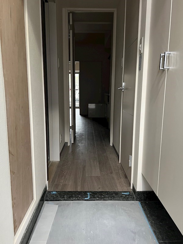 AMKレフィナード中宮 玄関