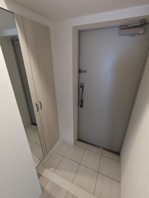 サランコート 玄関