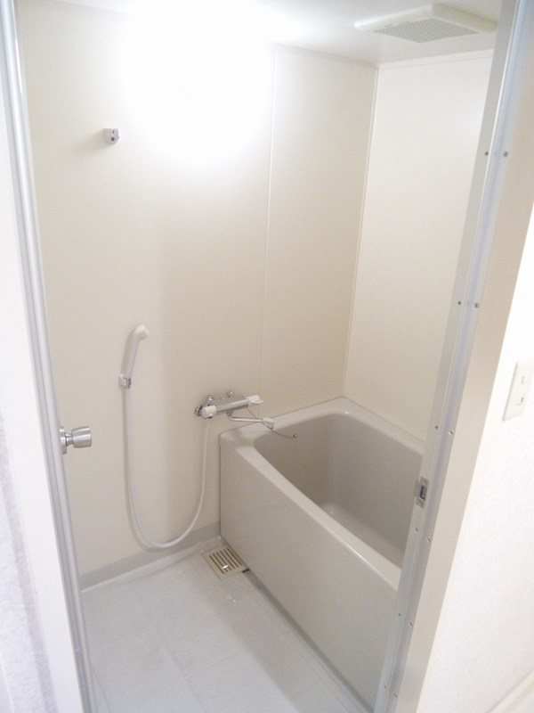 シャルマン・シェソワ 風呂画像