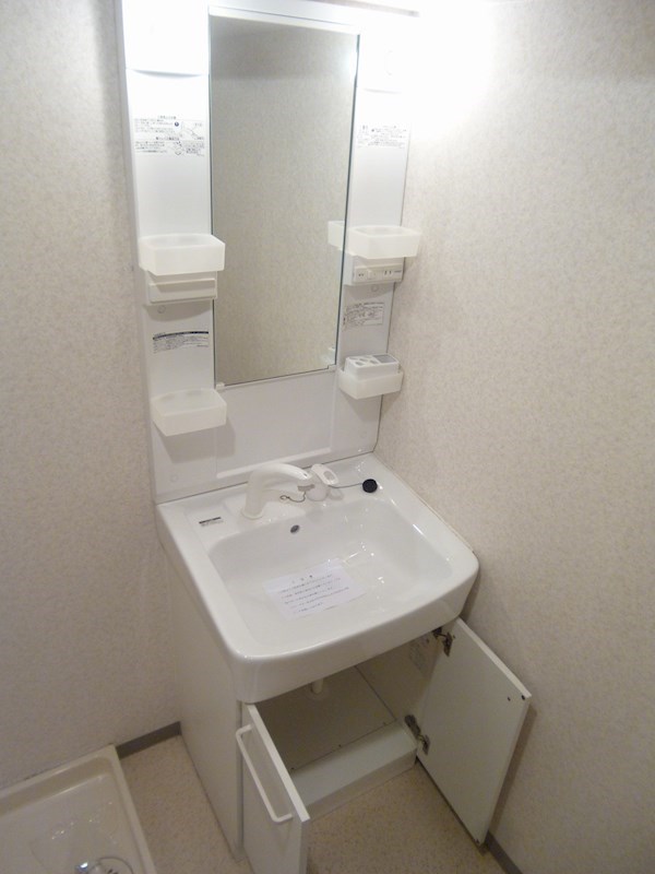 シャルマン・シェソワ その他7