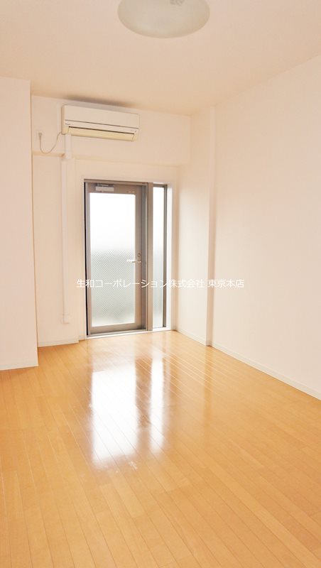 カーサ ユタカ リビング