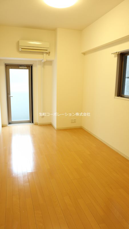 カーサ ユタカ リビング