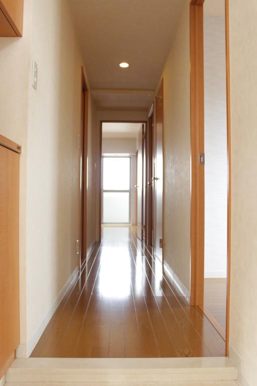 クリスタルコート 玄関