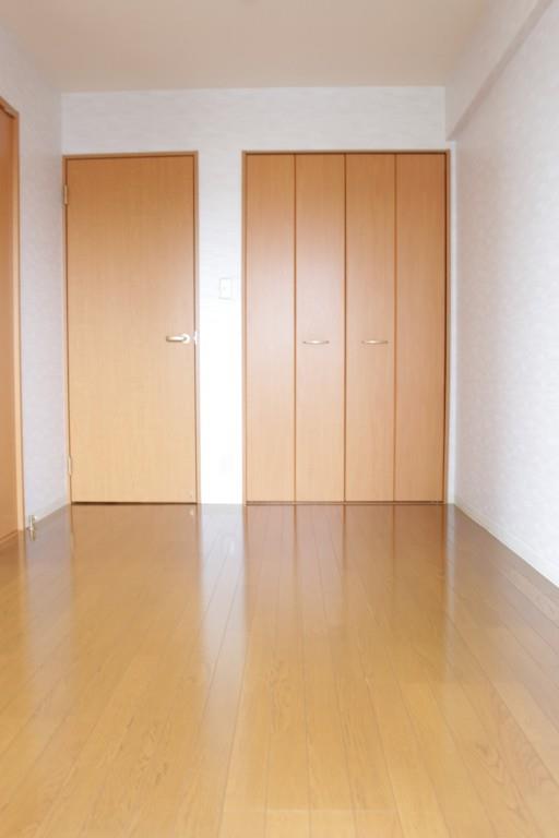 クリスタルコート ベッドルーム