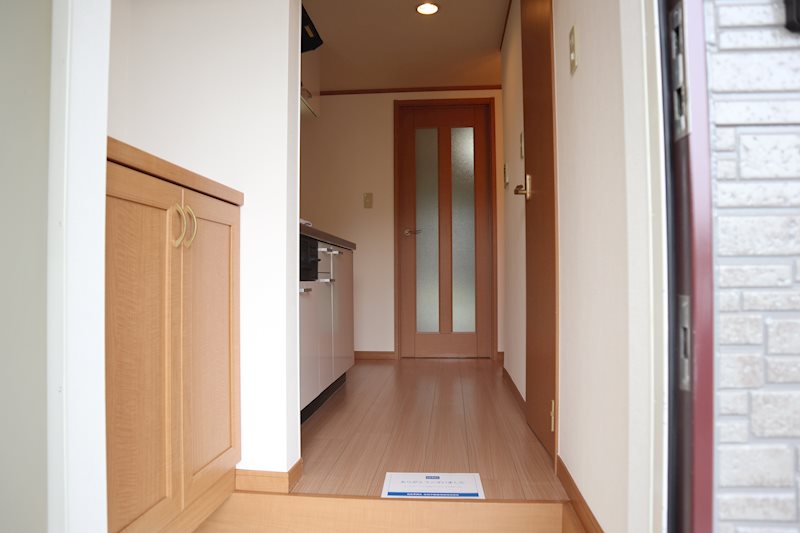 ルミナスガーデン 玄関