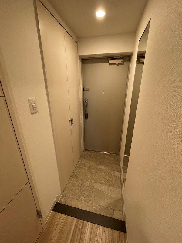 プレミアムコート千里丘 玄関