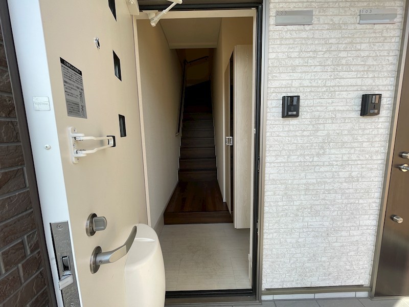 ハイツ第三寺新 玄関