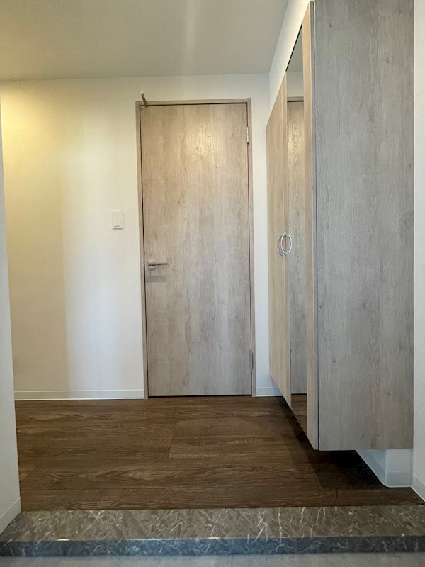 ジュネス稲城 玄関