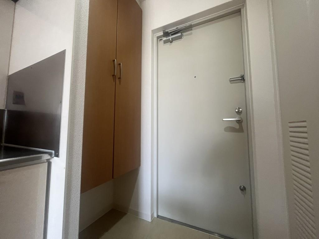 ﾗﾌｨﾈｼｬﾝﾌﾞﾙ 玄関