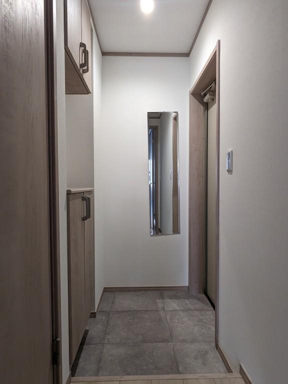 コルビジェスリー 玄関