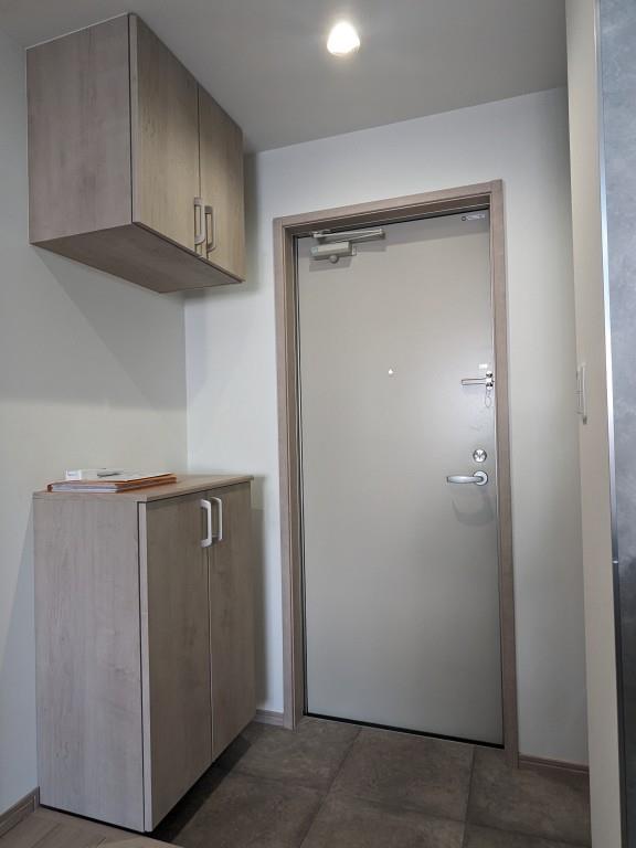 コルビジェスリー 玄関