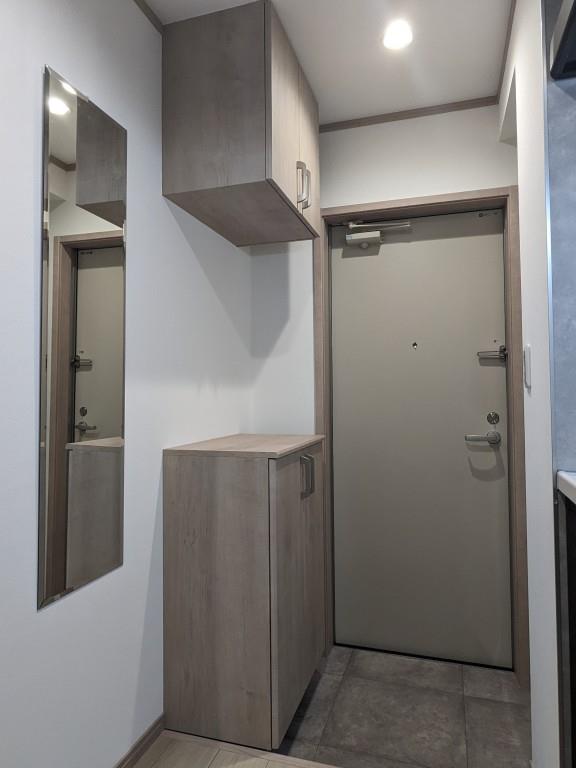 コルビジェスリー 玄関