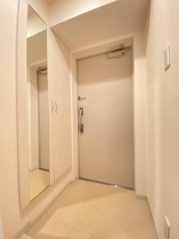 アールクレスト秋葉原 玄関