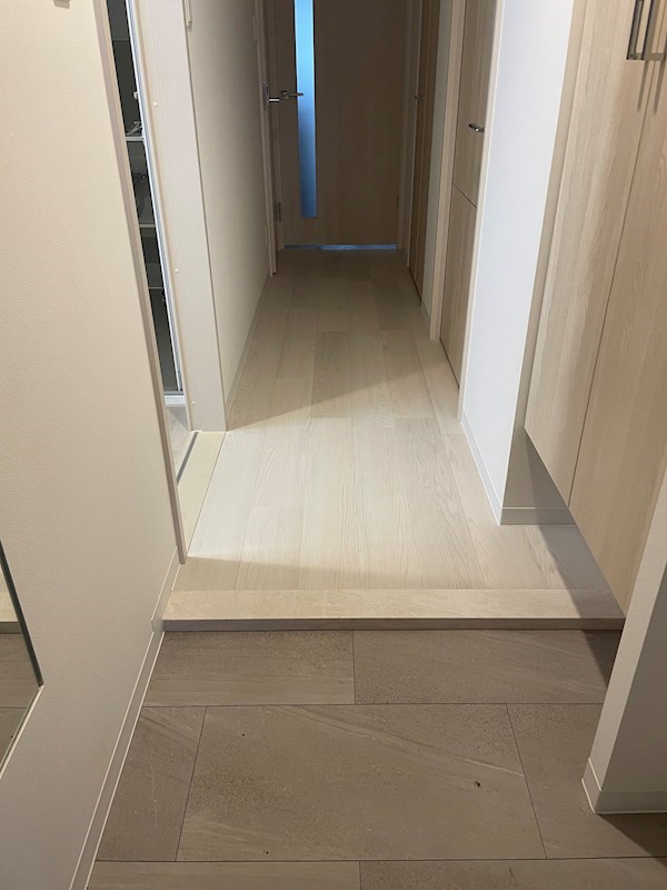 グランヴィラッセ北梅田 玄関