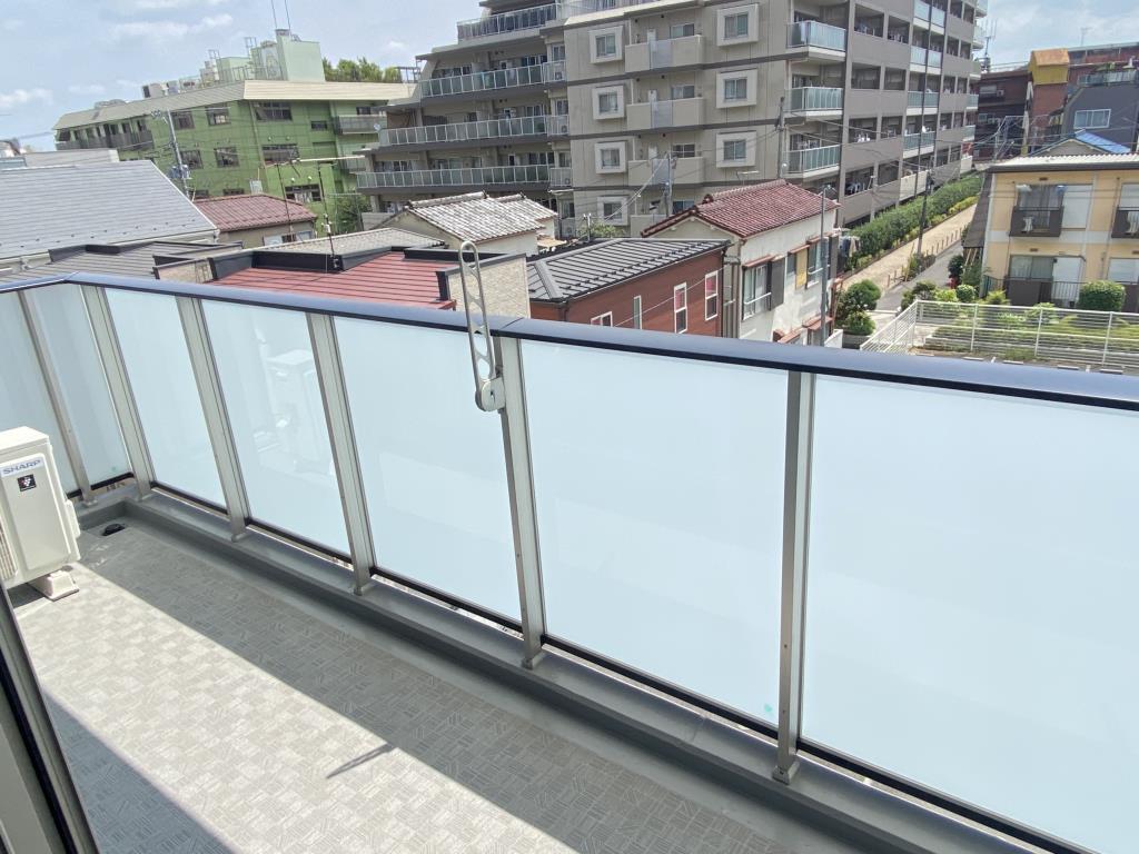 ブリリアント トゥデイ ベランダ