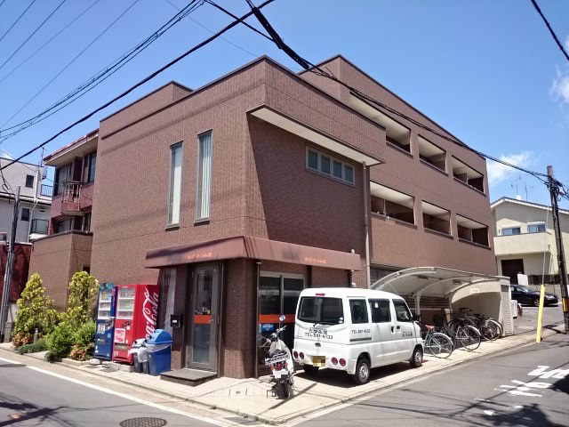 伏見稲荷神社の近くです