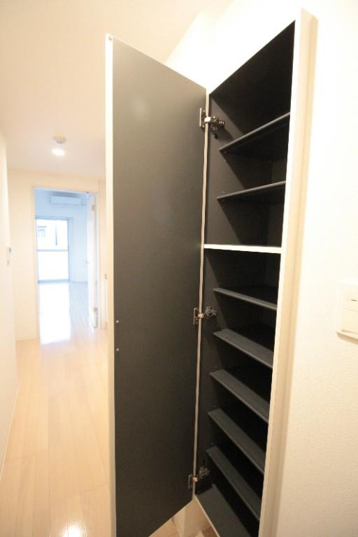 アウラデパリュ－ル 玄関