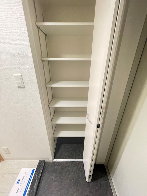 オリーブスクエア 玄関