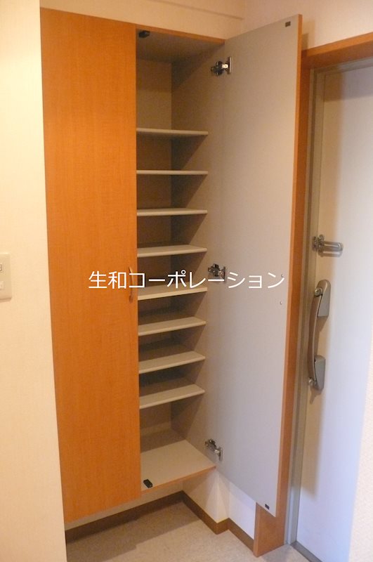 TRビルディング 玄関