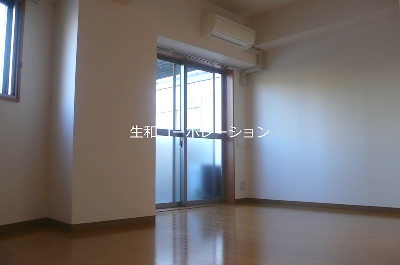 TRビルディング リビング