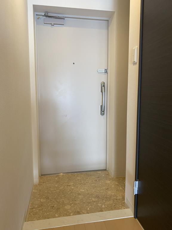 インペリアル弦巻 玄関