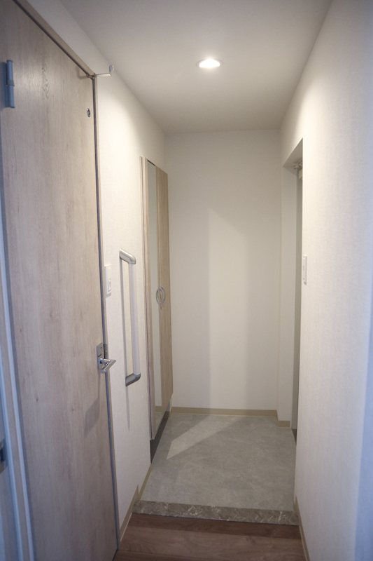 ラフィシア関内 玄関