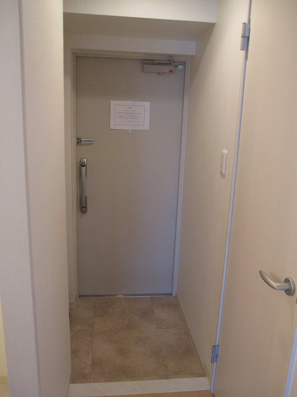 メゾンド－ル入谷 玄関