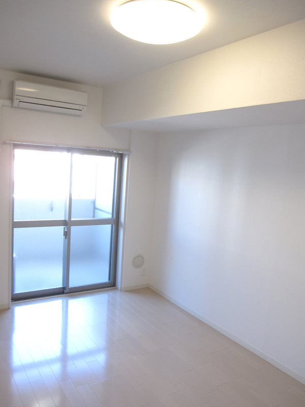 メゾンド－ル入谷 リビング