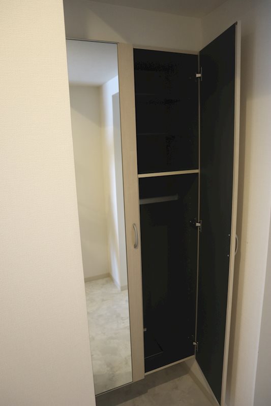 ラフィシア関内 玄関