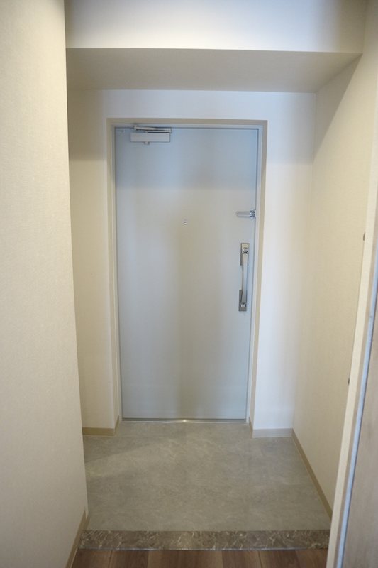 ラフィシア関内 玄関