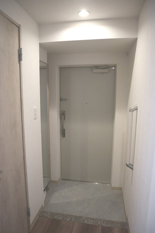 ラフィシア関内 玄関