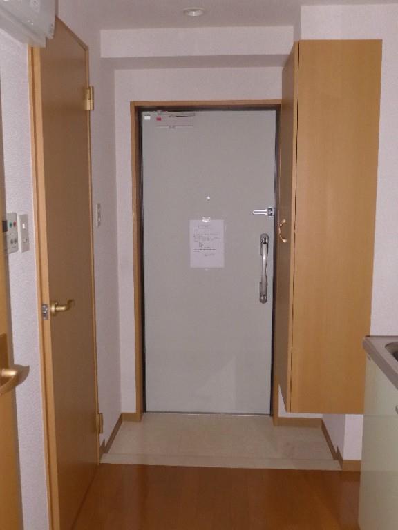 ウィステリア光進苑 玄関