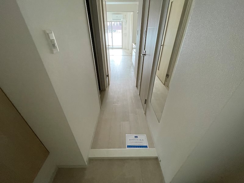 メゾンレクト 玄関