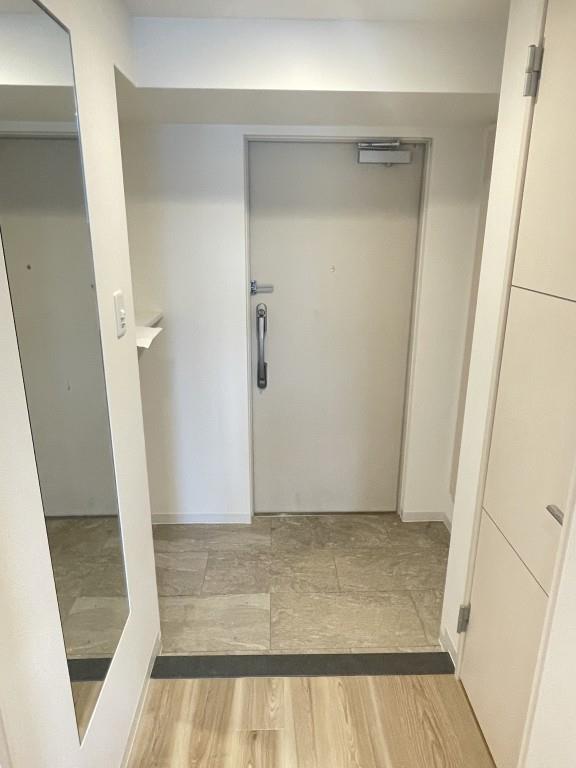 メゾンレクト 玄関