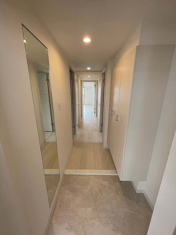 ミッドヴィレッジ曽根 玄関