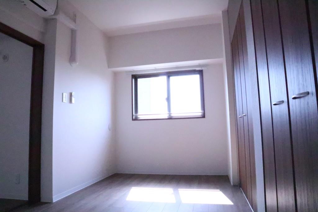 エワル ベッドルーム