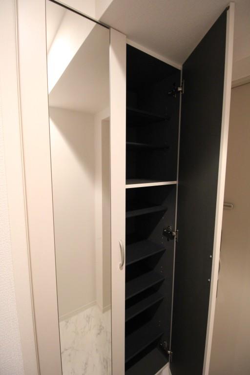 メゾンドソレイユ･シノハラ 玄関