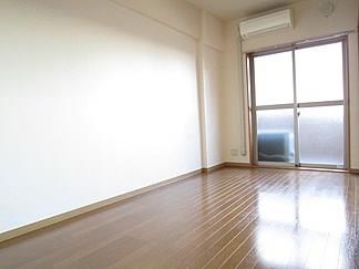 フェイム イッサ リビング