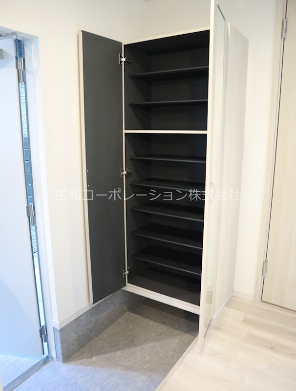 エストレラ 玄関