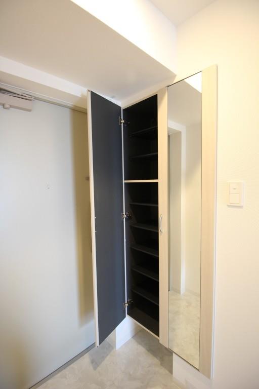 コンパル汐留 玄関