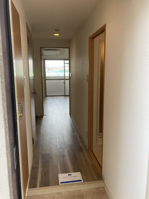 メゾンルミエール 玄関