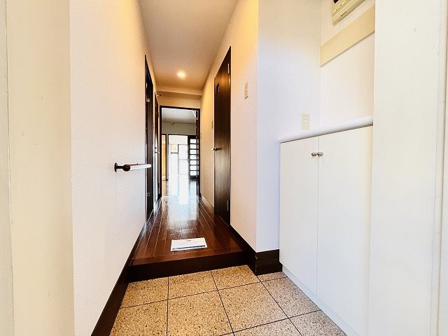 サンブライト新横浜 玄関