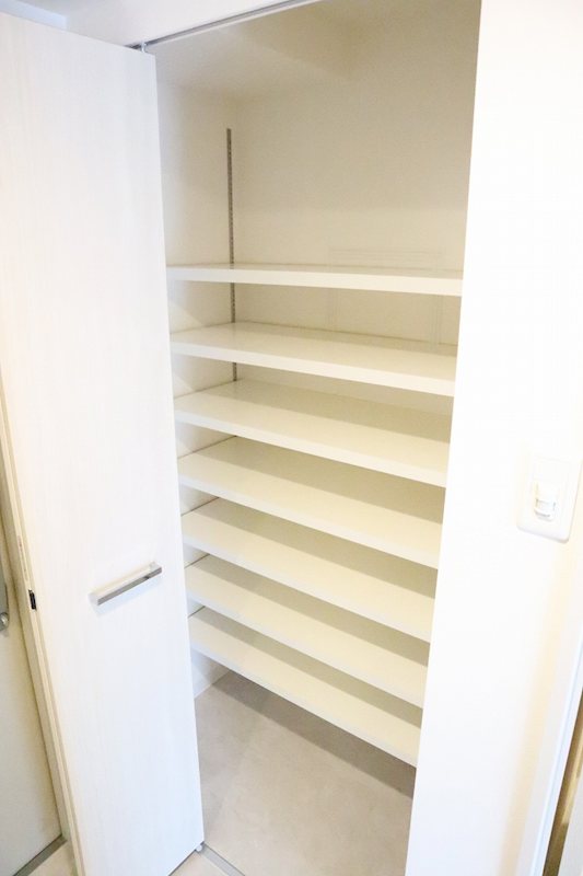 ラ・プリュス 玄関