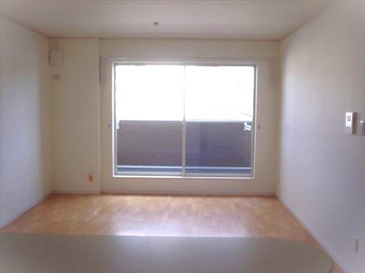 コート ヲイ リビング