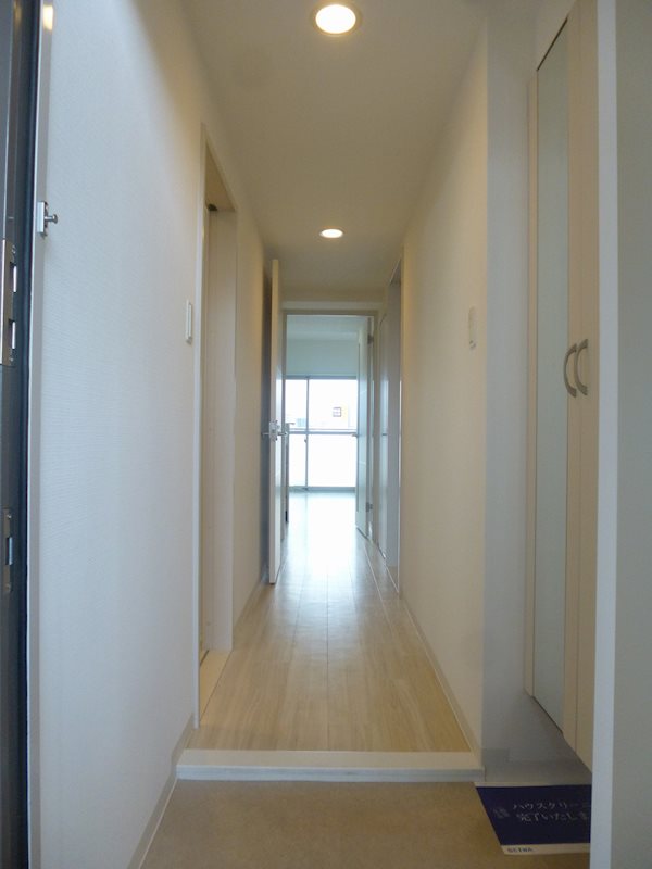 リラスクエア八尾宮町Ⅱ 玄関